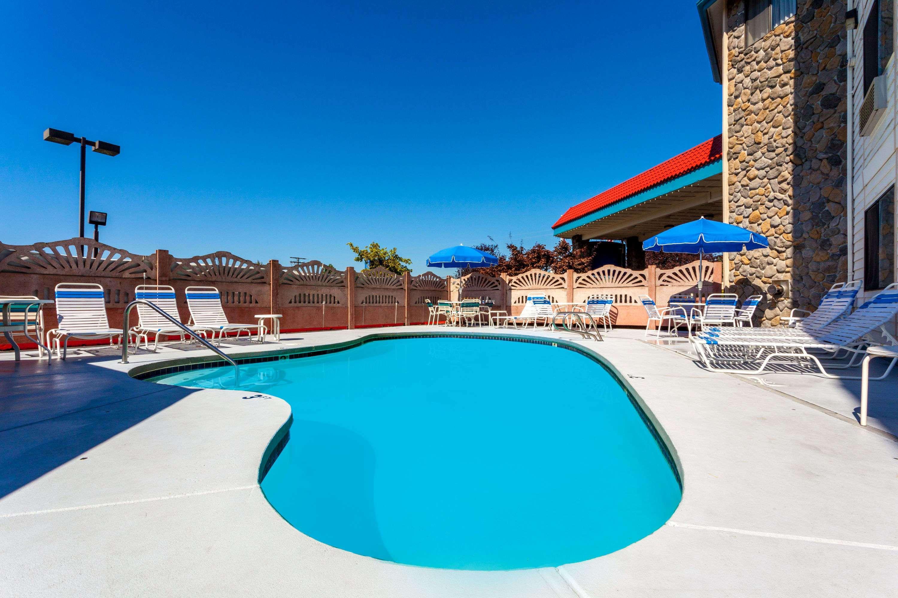 Baymont Inn & Suites By Wyndham Bellingham Exterior photo