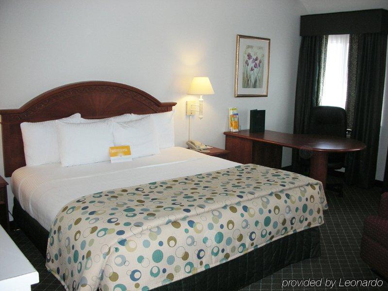 Baymont Inn & Suites By Wyndham Bellingham Room photo